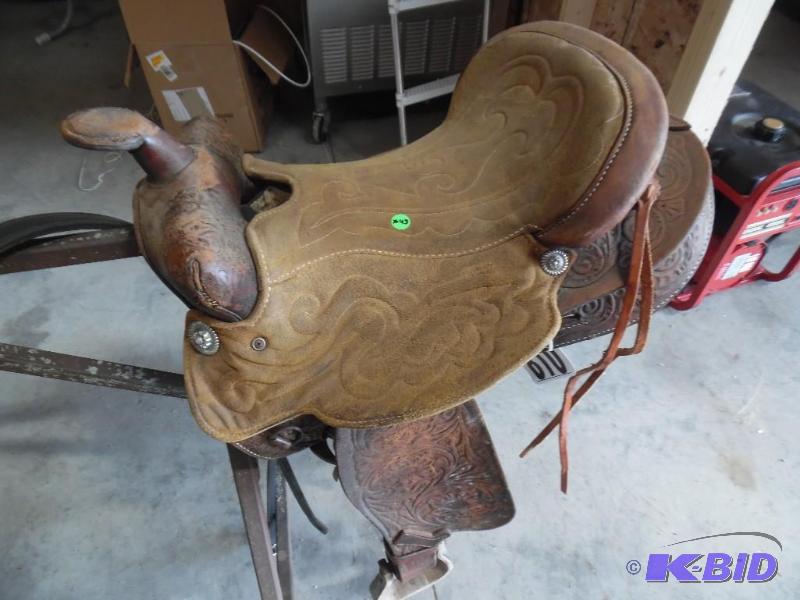 Saddle