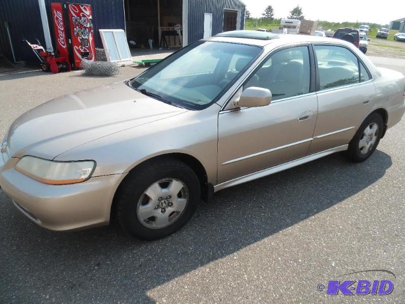 lot 2 image: 2001 Honda Accord