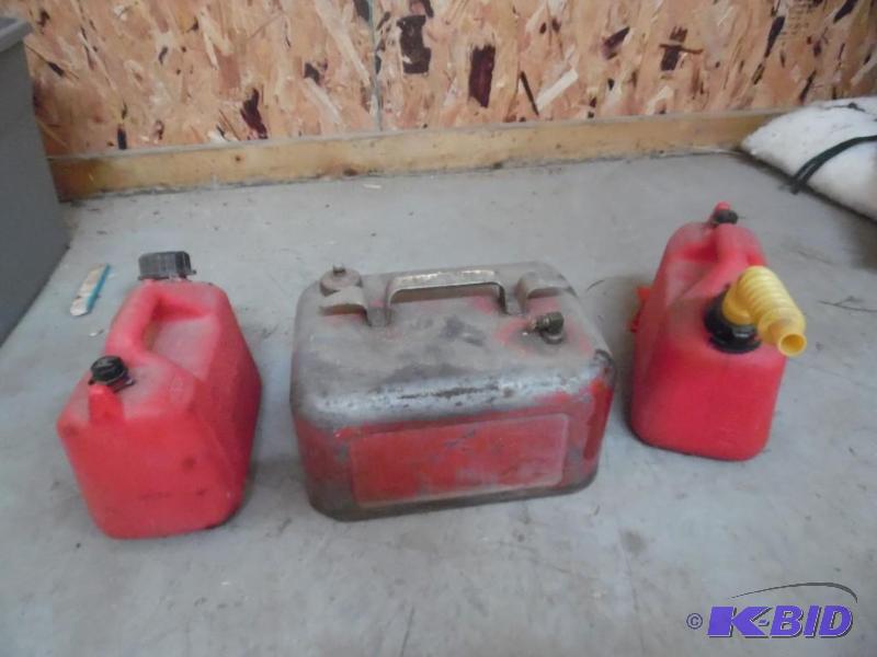 lot 22 image: Gas cans