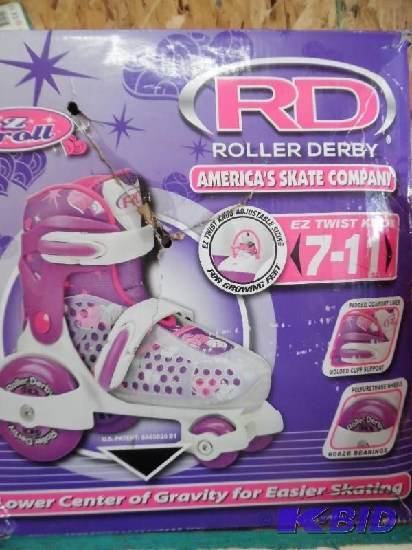 lot 24 image: roller skates