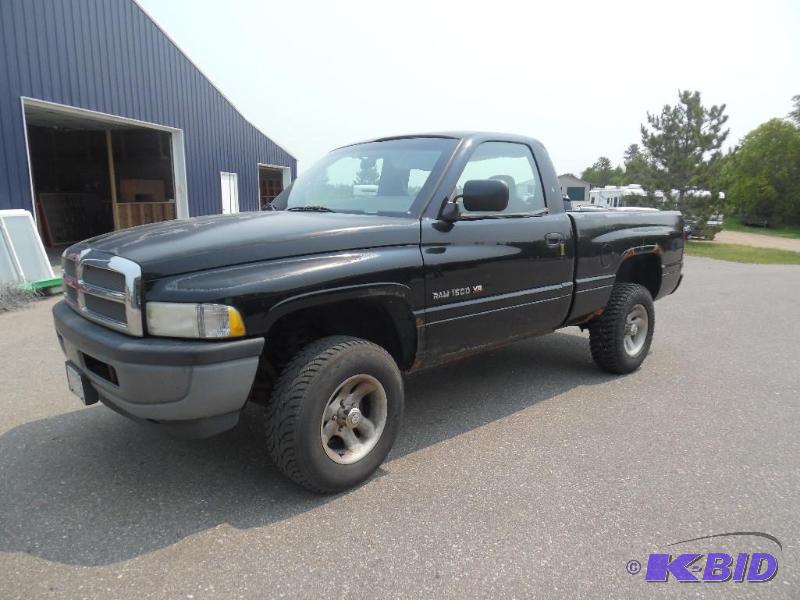 lot 5 image: 1997 Dodge Ram 1500 4x4