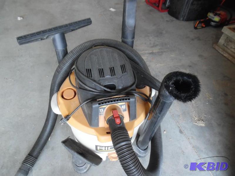 lot 8 image: Shop Vac