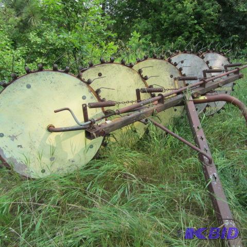Farmhand 5-Wheel Rake
