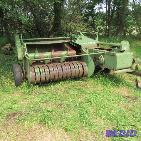 John Deere 14T Baler