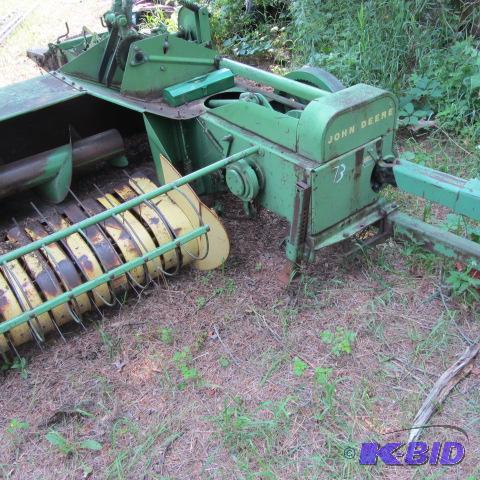 John Deere 24T Baler