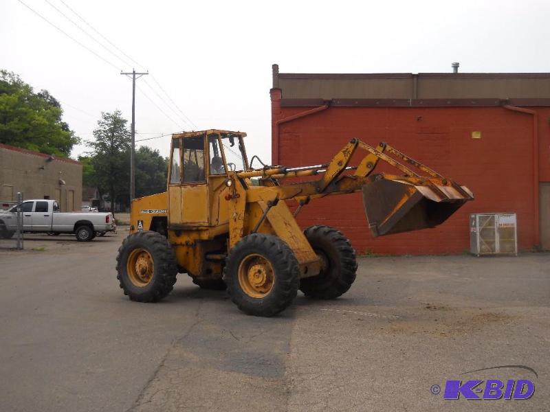 Allis Chalmers 840 Articulating Wheel Loader. Starts, Runs and