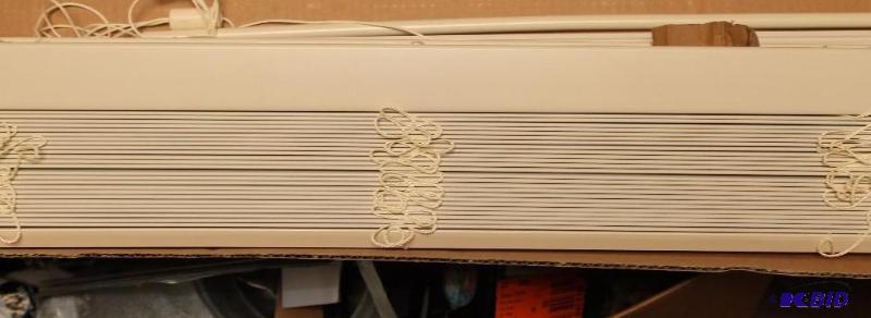 2 Wood Blinds