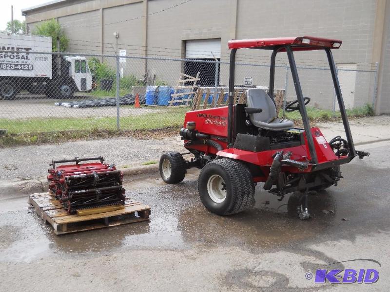 lot 8 image: Toro Reelmaster 5400-D Reel Mower. 4WD NO RESERVE