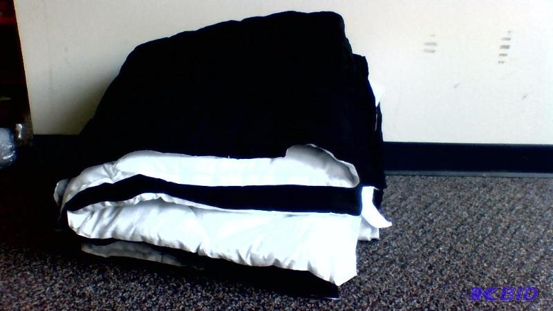 Reversible Full Comforter Black and White