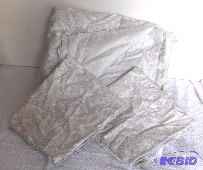 Royal Velvet King Reversible Duvet Cover Set White and Taupe