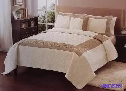 Trapunto FullQueen Quilt
