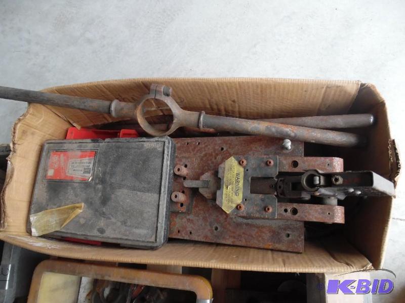 lot 18 image: Saw and other misc. tools