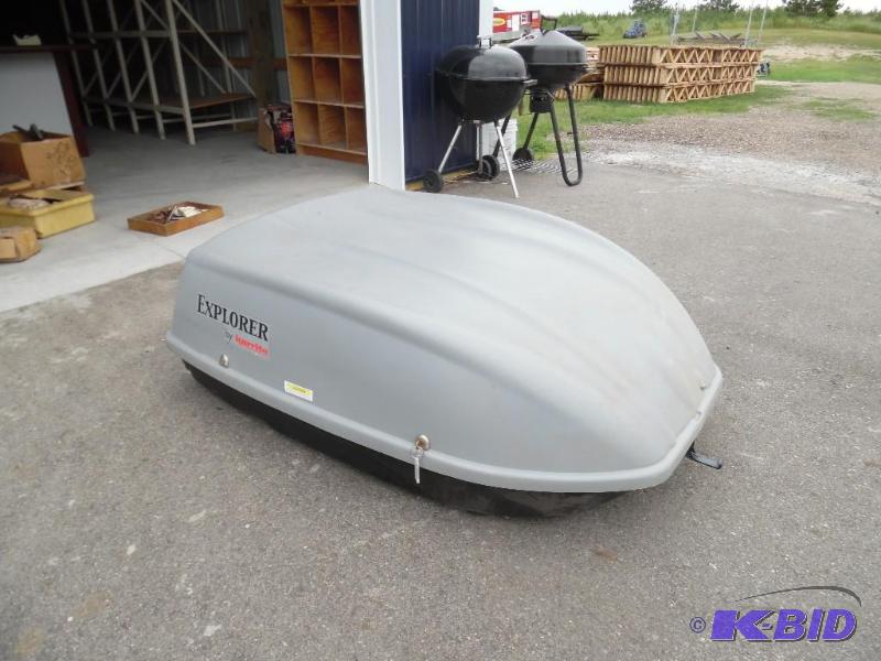 lot 25 image: Car Top Carrier