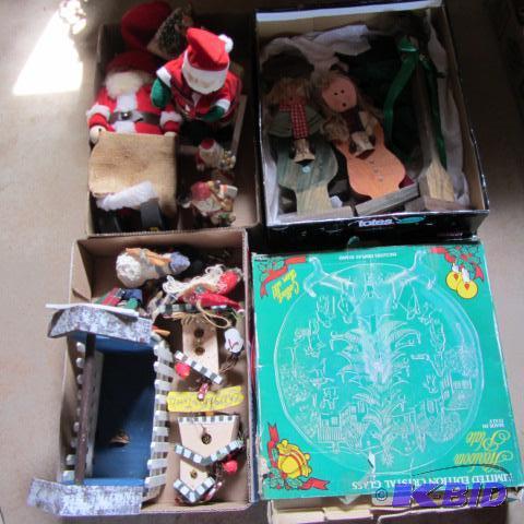Carolers, Bird Houses, Santas