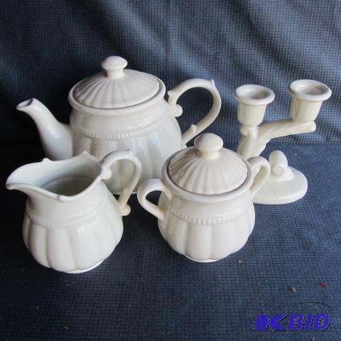 Fancy White Teapot, Accessories