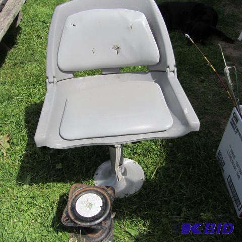 Pedestal Boat Seat