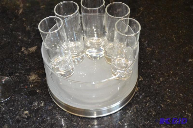 lot 11 image: Large group of champagne and wine goblets a...