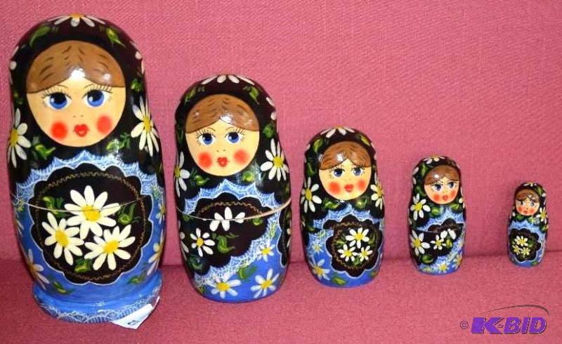 lot 12 image: Russian&nbspNesting Dolls signed on the bott...