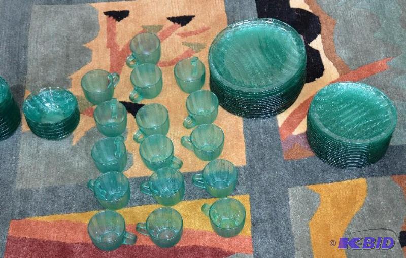 lot 125 image: Arcoroc 16 place setting green glass plates, ...
