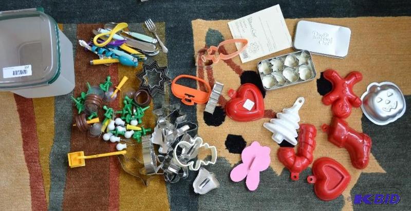 lot 137 image: Cookie cutters, molds, , kitchen items...