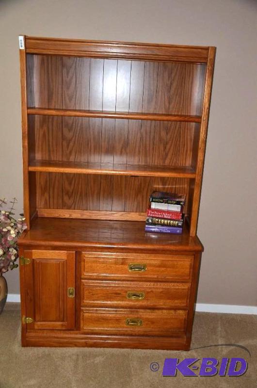lot 59 image: Young Hinkle&nbspWood Bookshelves and Storag...