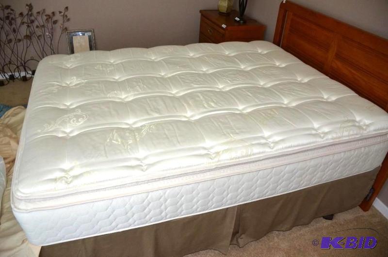lot 61 image: Sealy Posturepedic Plush Pillowtop&nbspMattr...