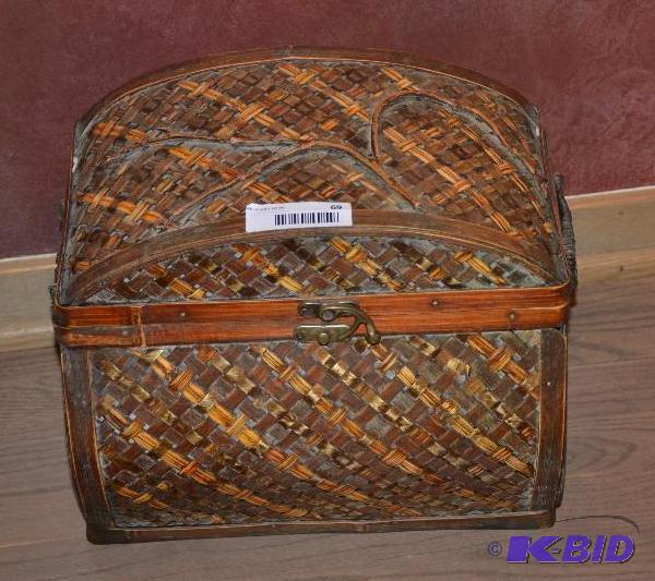 lot 69 image: Textured box with lid measures 8 x 12 x 12, w...