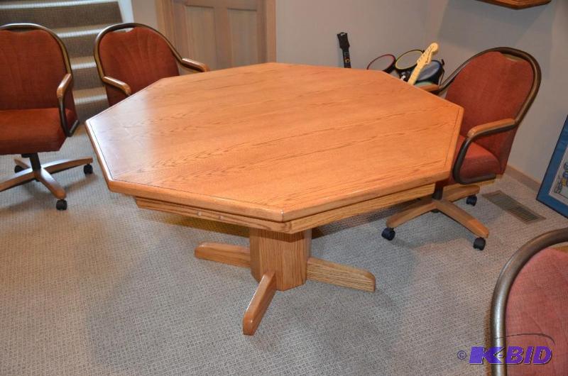 lot 78 image: Octagon 2-in-1 Game Table with 4 &nbspChairs...
