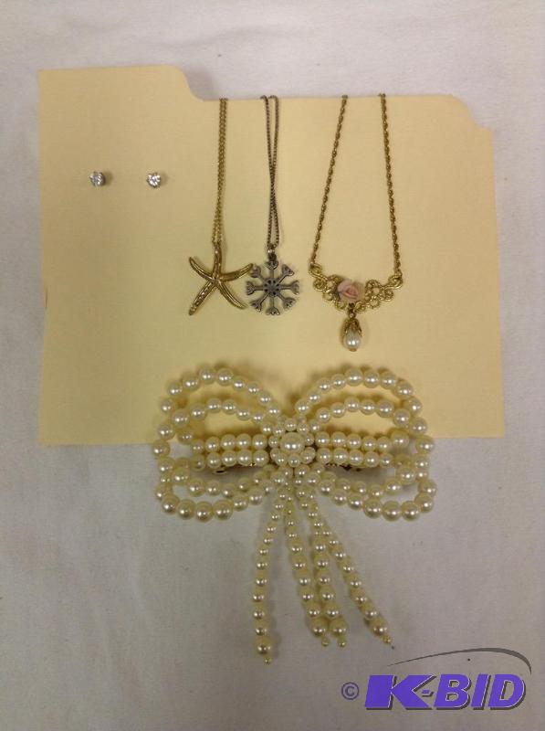 Pretty Necklaces, Earrings and Hair Accessory