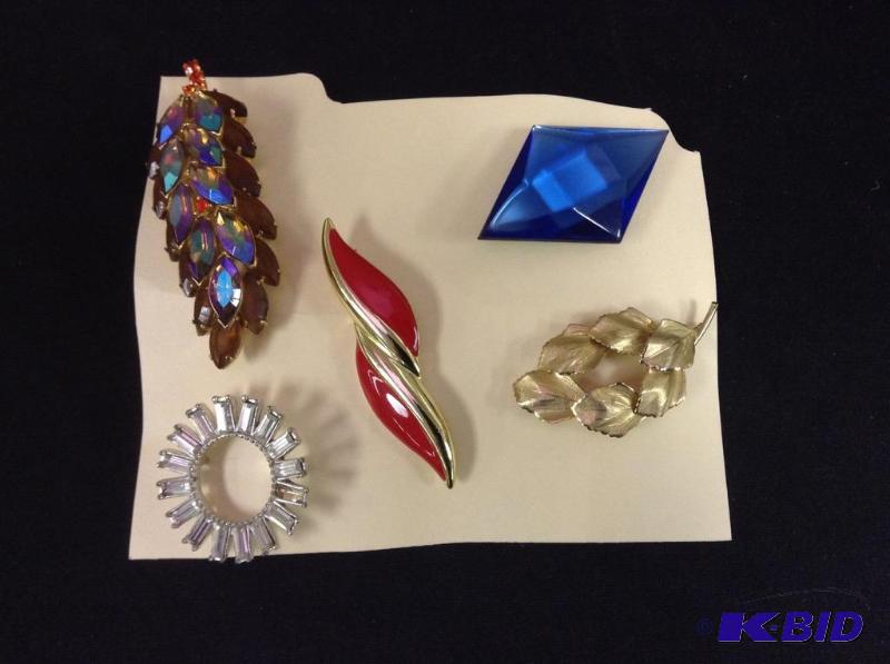 Group of Vintage Pin Brooches