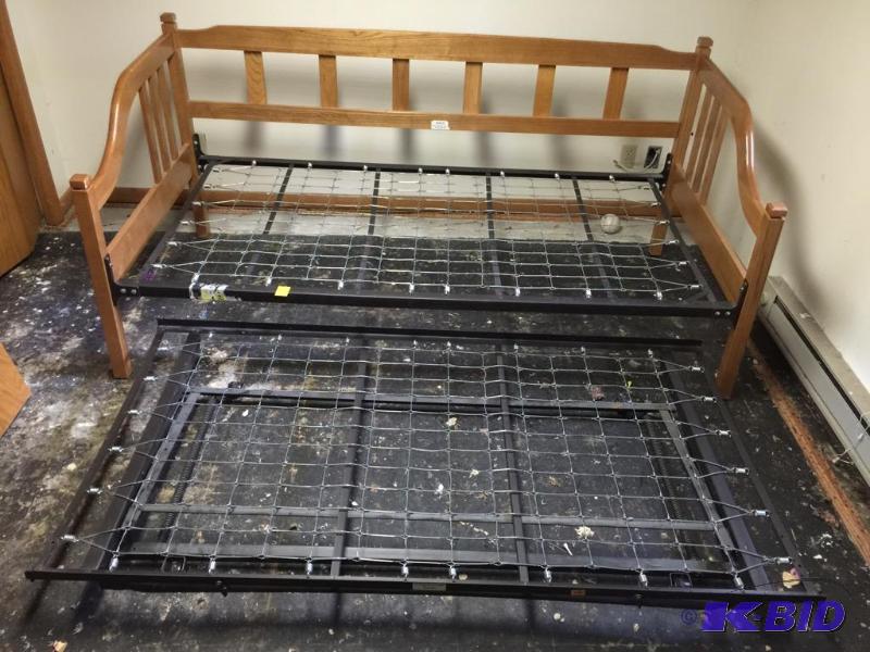 Daybed with Trundle