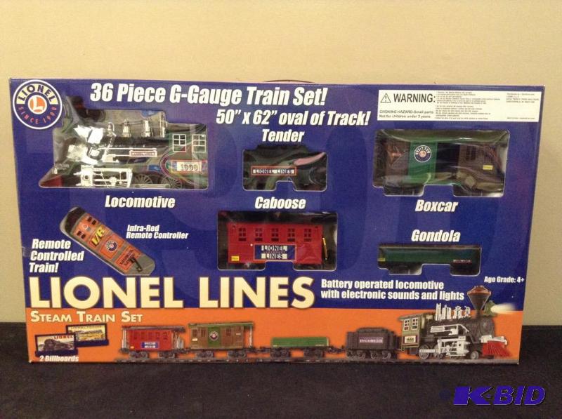 lot 1 image: Lionel Lines 36 Piece G Gauge Train Set