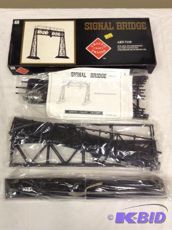 lot 101 image: Aristocraft #7110 Train Signal Bridge