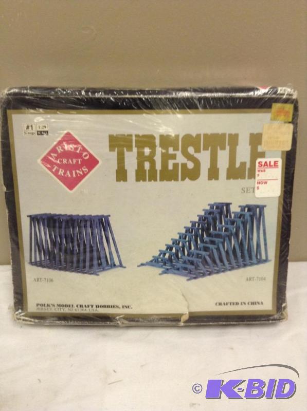 lot 122 image: Aristocraft 129 Scale Railroad Train Trestle Kit