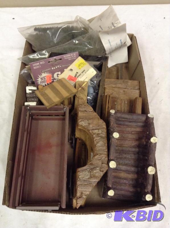 lot 163 image: Outdoor Themed Railroad Train Landscape Accessories