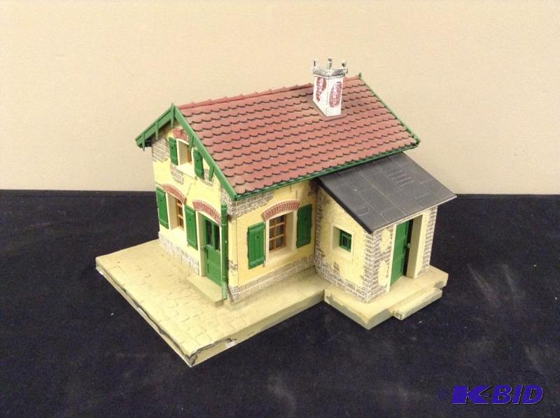 lot 187 image: Cute Train Building