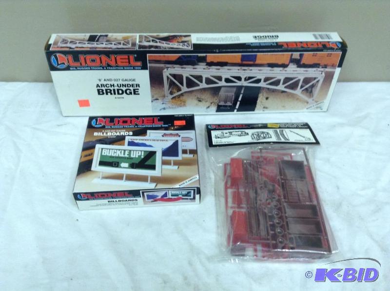 lot 205 image: Lionel Bridge , Billboards & Accessories