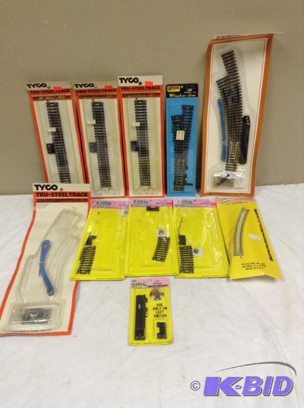 lot 239 image: HO Gauge Railroad Train Track