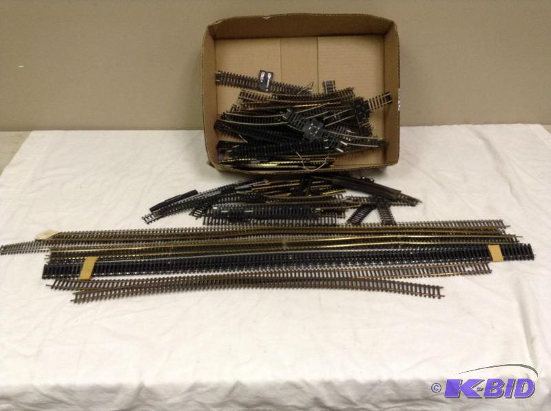lot 240 image: Large lot of HO Scale Railroad Train Track