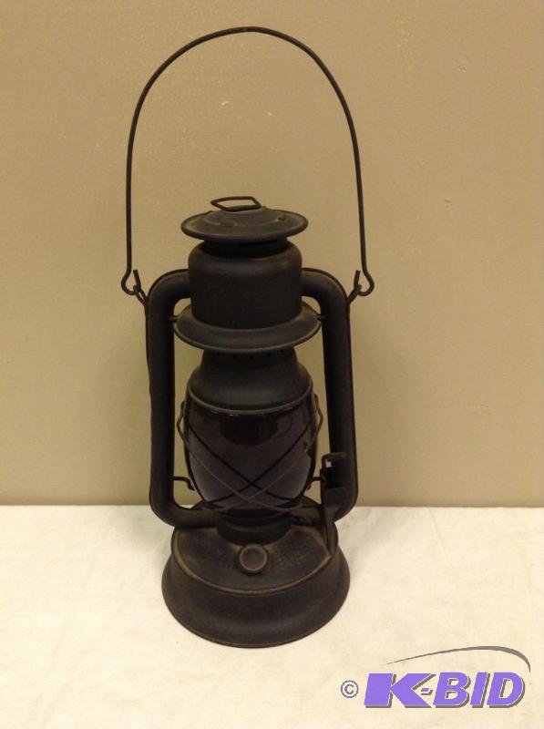 lot 244 image: Vintage Marswells Barn Lantern Kerosene Lamp