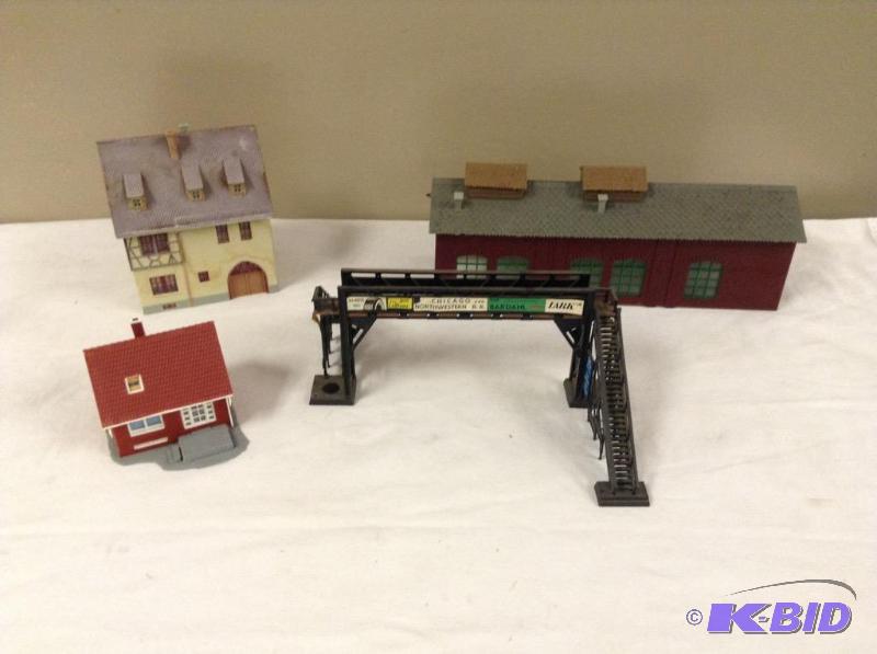 lot 264 image: (4) Railroad Train Builings