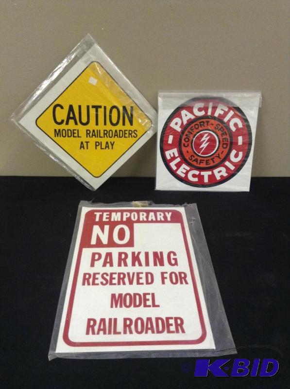lot 271 image: (3) Railroad Themed Signs