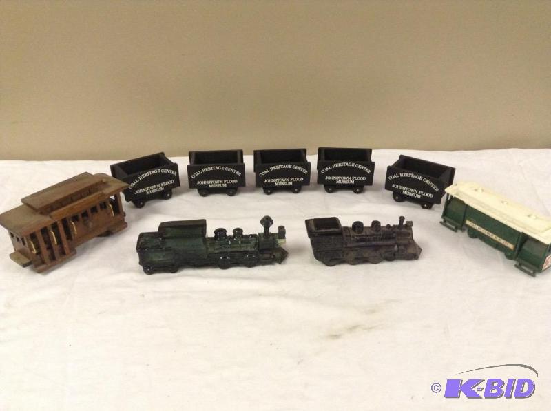 lot 283 image: Railroad Train Nick Nacks
