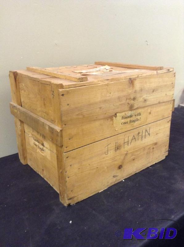 lot 295B image: Wooden Crate With Lid