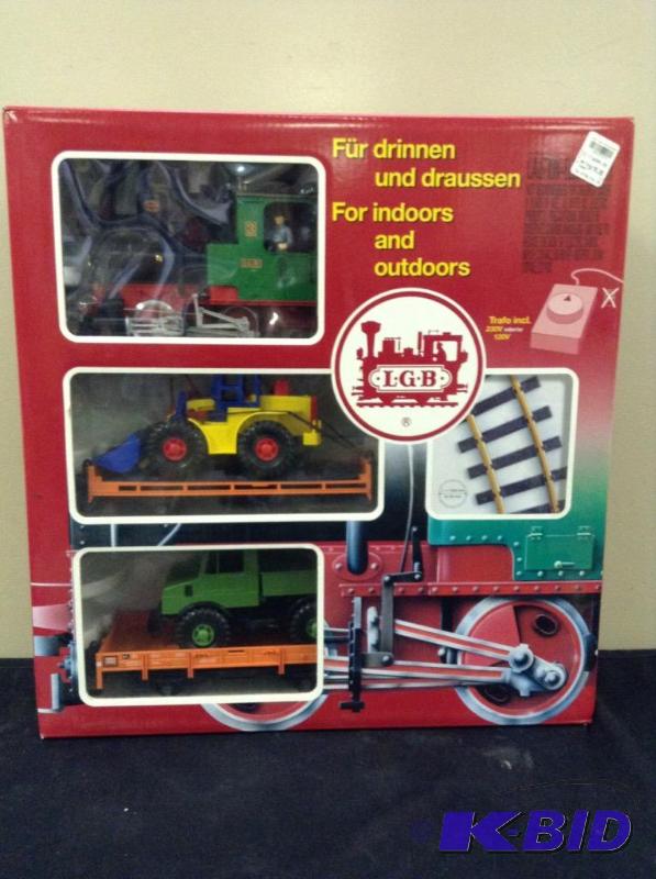lot 5 image: LGB Starter G Scale Train Set With Box - Model 72430