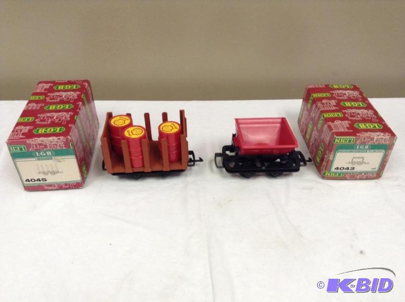 lot 57 image: LGB 4045 & 4043 Train Cars G Scale