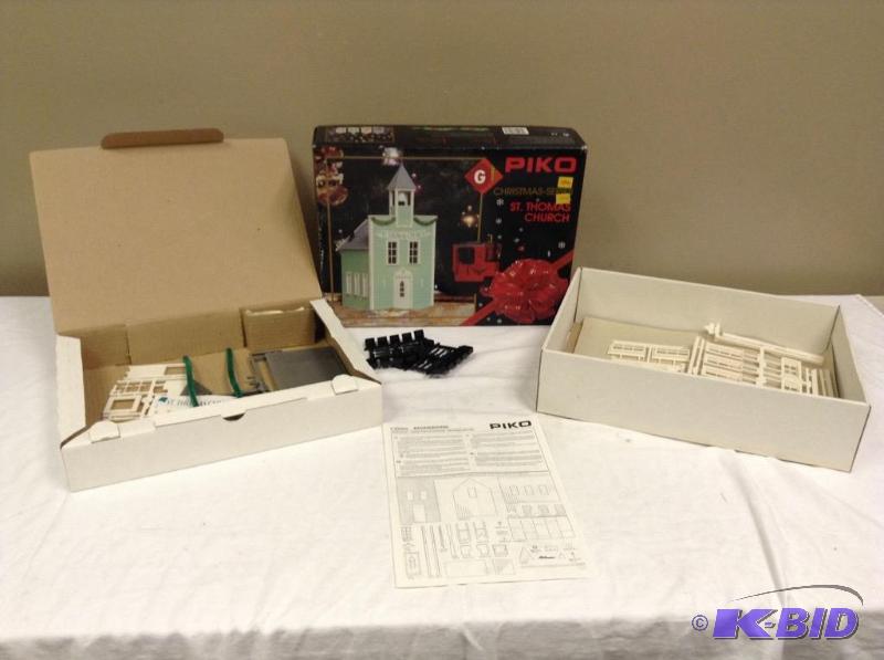 lot 69 image: PIKO St. Thomas Church Train Building Kit