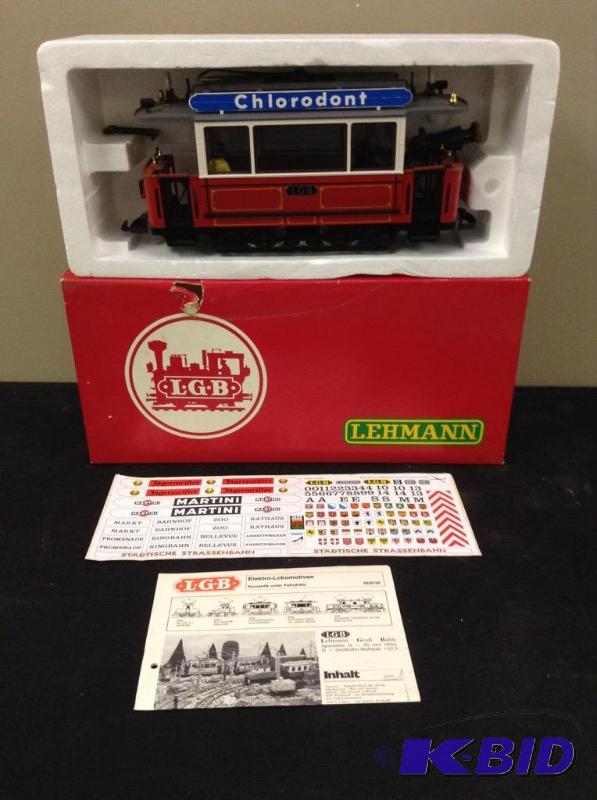 lot 7 image: LGB G Sale 2036 Chlorodont Train Car