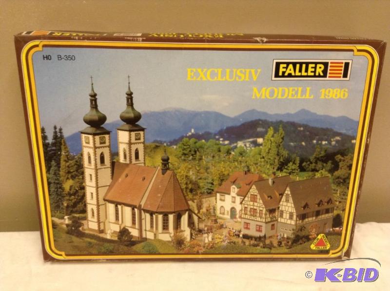 lot 73 image: Faller Exclusive 1986 Klosterhof Train Building Model