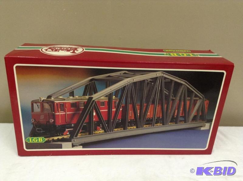 lot 75 image: LGB Lehmann #5061 Large Arch Bridge